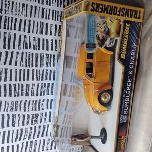 Jada Hollywood rides Bumblebee & Charlie Transformers 1.24 die cast